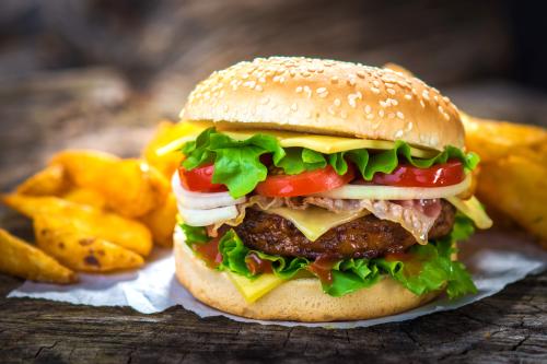 boeuf angus, tomate, laitue, mayonnaise